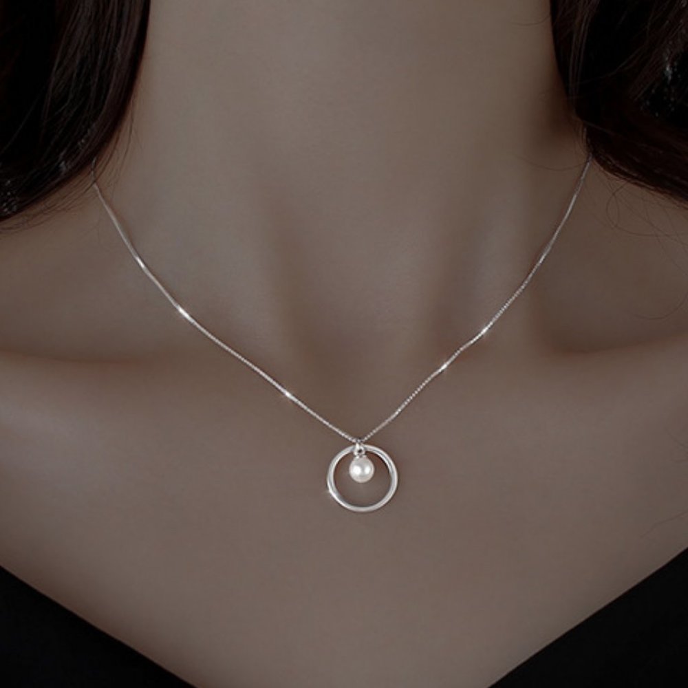 *NEW 925 Sterling Silver Pearl Circle Necklace